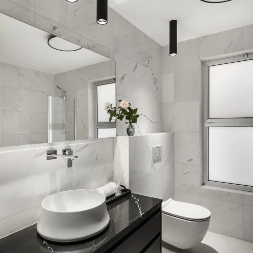 SPACIOUS MASTER BATHROOMS